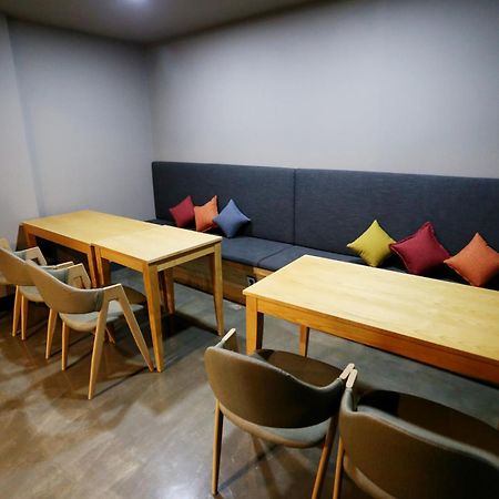 With U Hotel & Guesthouse Sokcho Bagian luar foto