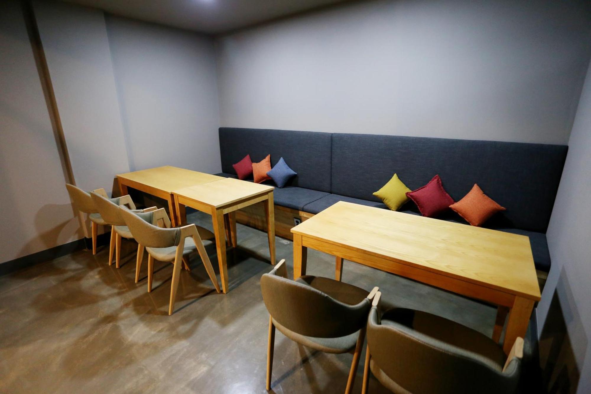 With U Hotel & Guesthouse Sokcho Bagian luar foto