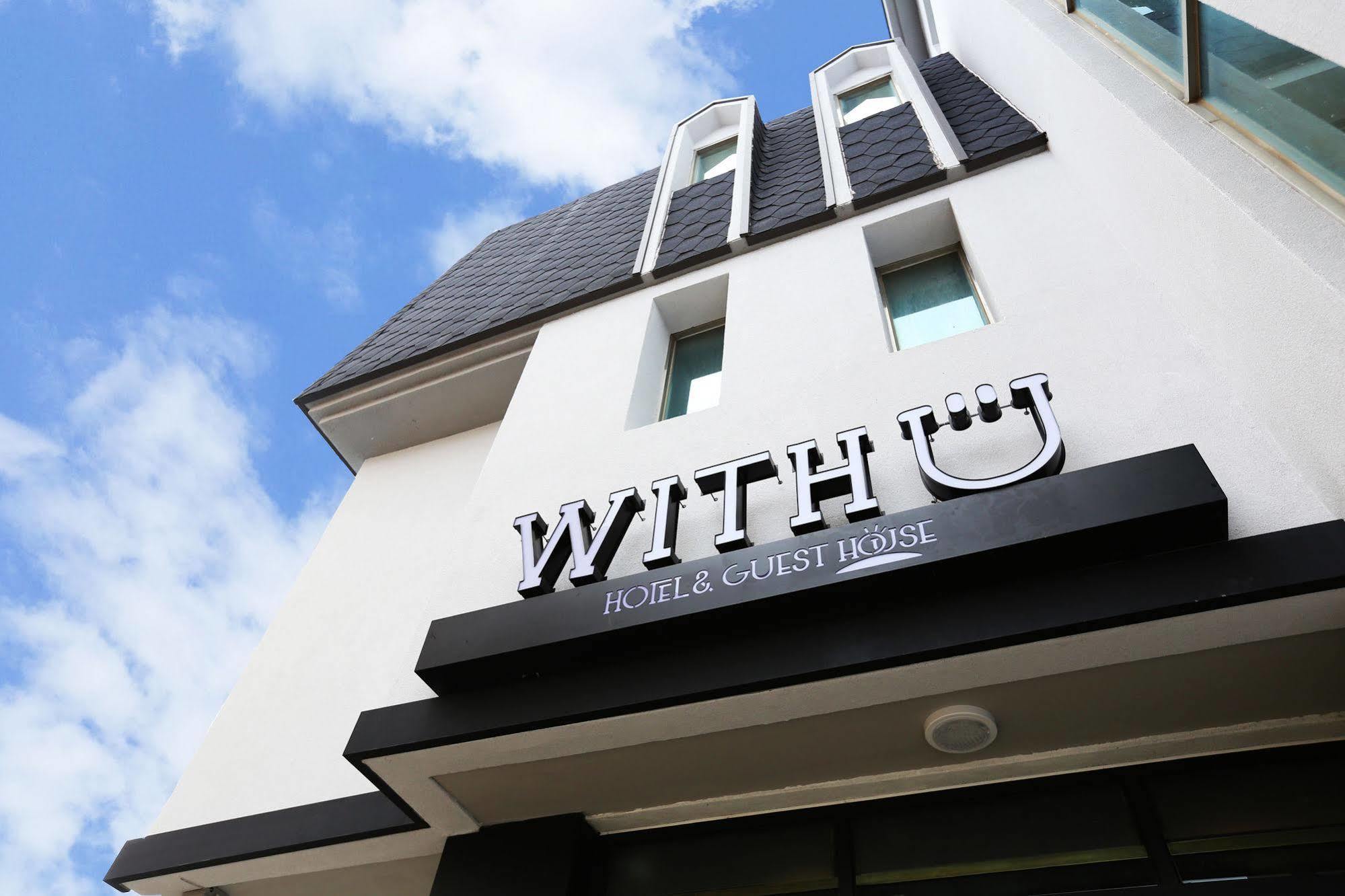 With U Hotel & Guesthouse Sokcho Bagian luar foto