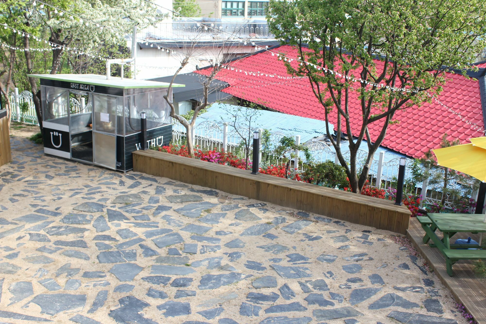 With U Hotel & Guesthouse Sokcho Bagian luar foto